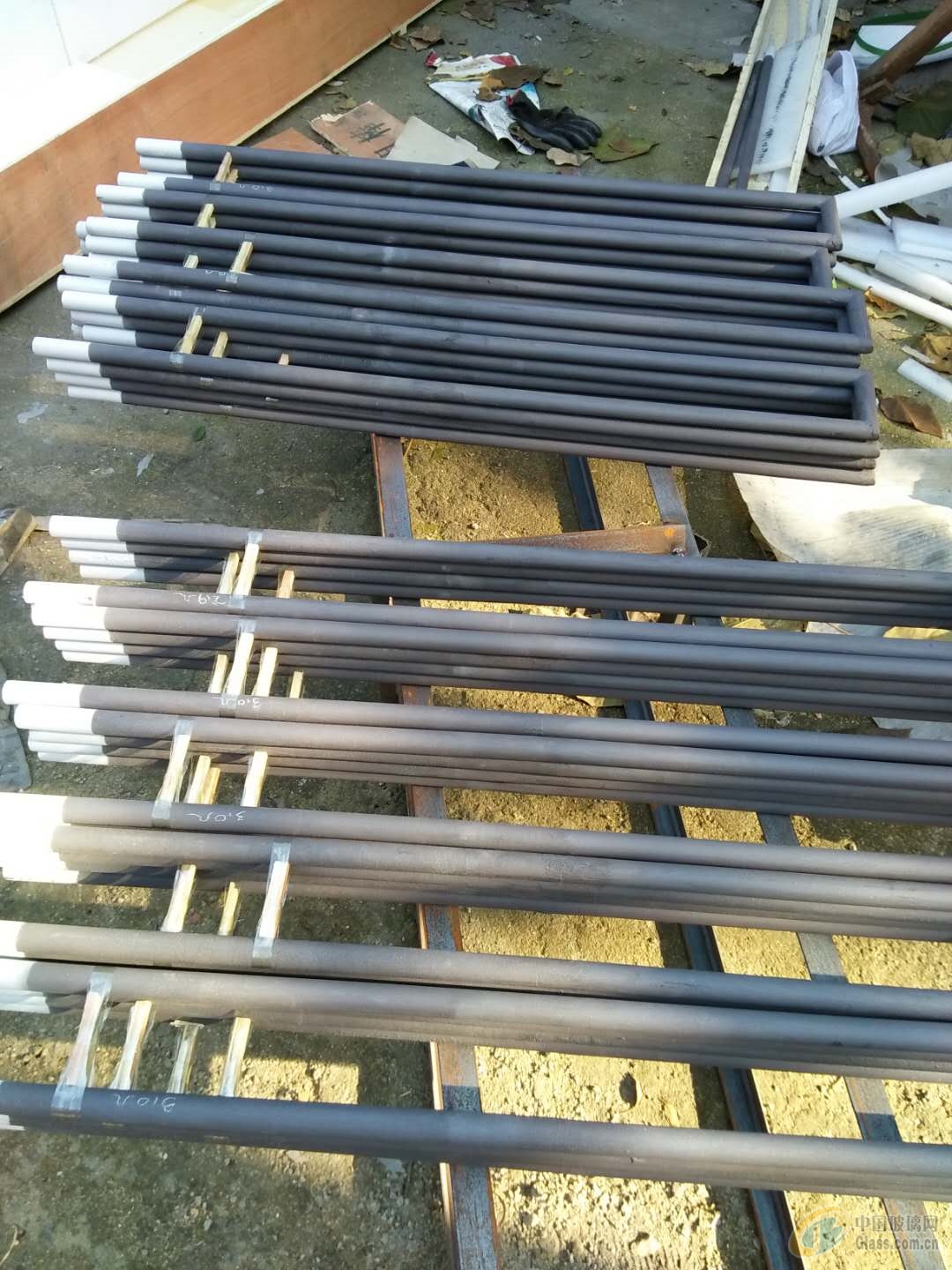 【登封市創(chuàng)威碳化物制品】-硅碳棒,硅鉬棒,鎢鉬制品,鉬電極,熱電偶保護管